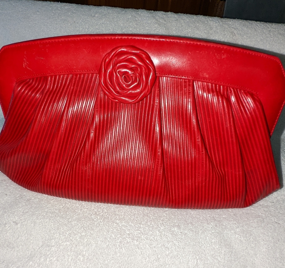 Vintage Susan Gail Bellido red leather couch / shoulder bag.